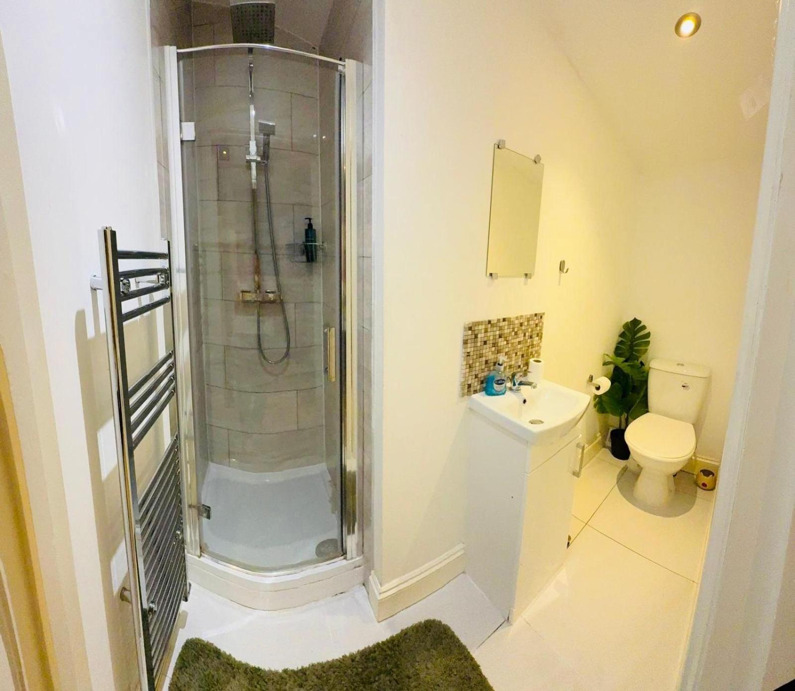 15 Min To Central London Guest Suites 22 Room photo
